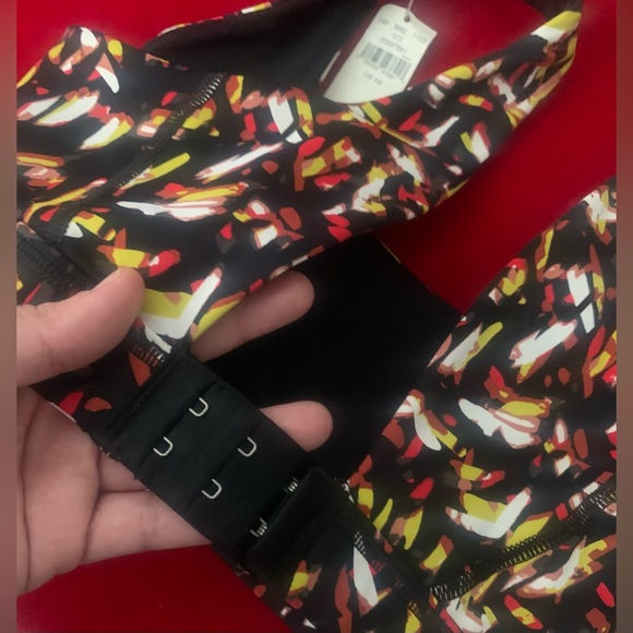 OFFLINE AERIE COLORFUL SIZE XS NWT SPORTS BRA - Picture 3 of 3